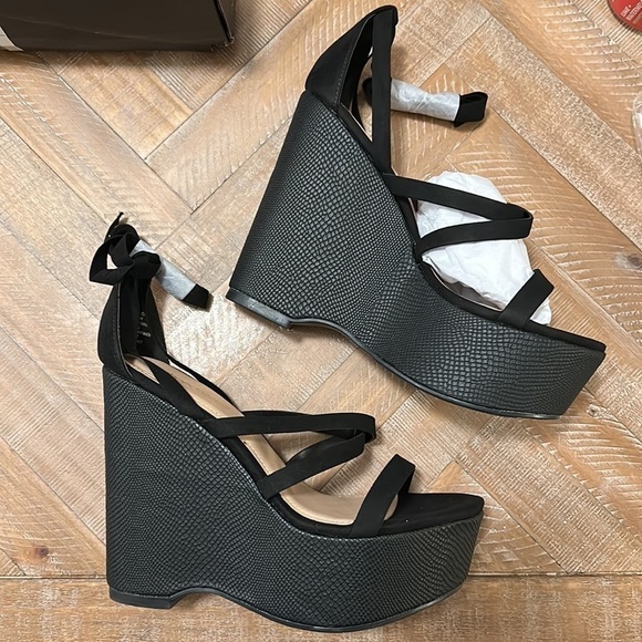 New Shoe Dazzle Kajsa High Platform Black Wedge Sandal with Ankle Ties - Picture 8 of 15